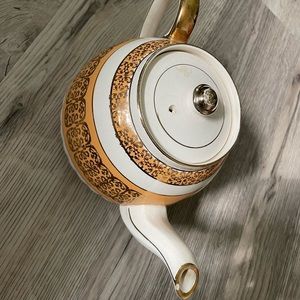 Sadler ceramic teapot